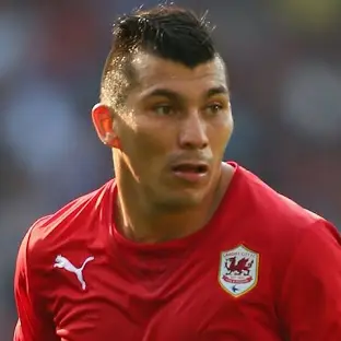 Gary Medel: Pitbull Gelandang Serbabisa yang Bikin Lawan Ogah Dekat-dekat