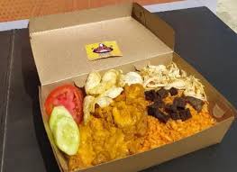 Jajanan Malam Hari yang Paling Laris di Pinggir Jalan